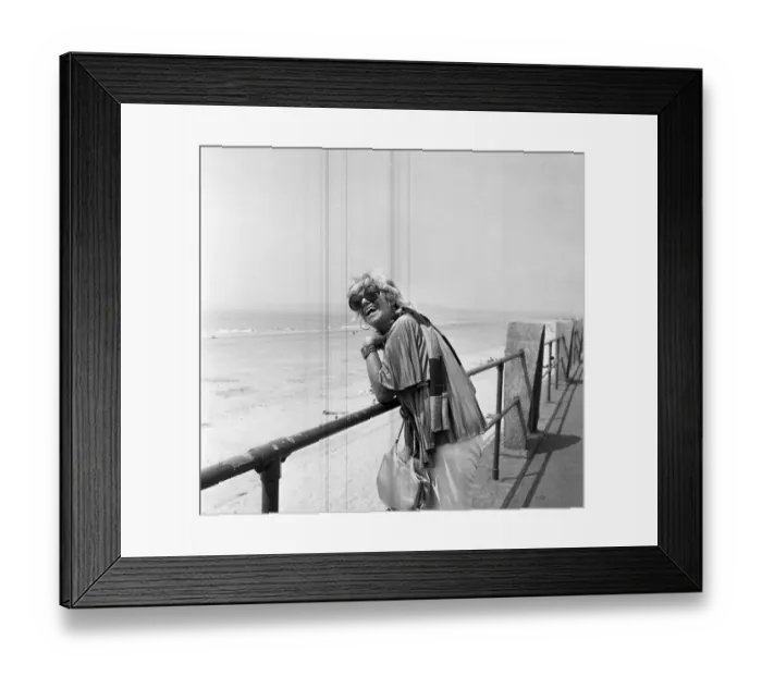 Framed Print : Dorothy Squires July 1973 Port Talbot Framed Print : Dorothy Squires July 1973 Port Talbot