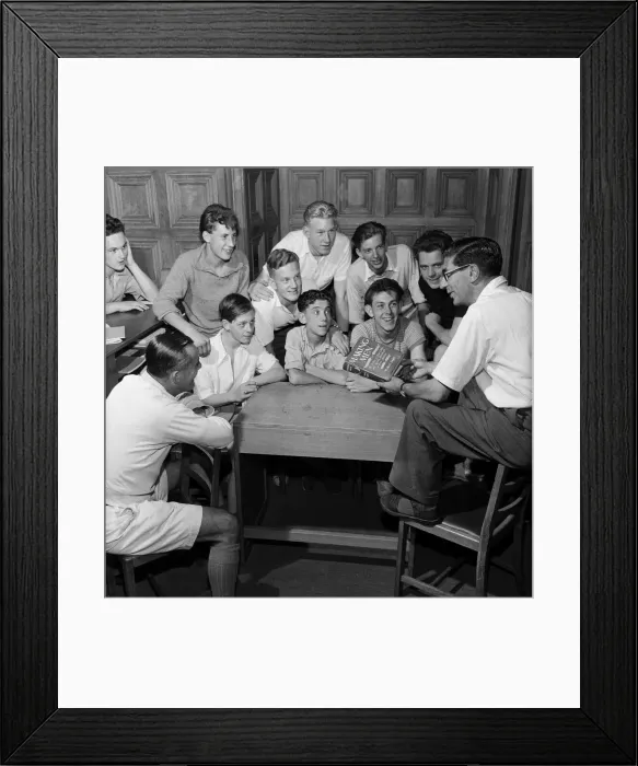 Framed Print : 20 members of the National Association of Boys Clubs are undergoing a course to qualify Framed Print : 20 members of the National Association of Boys Clubs are undergoing a course to qualify