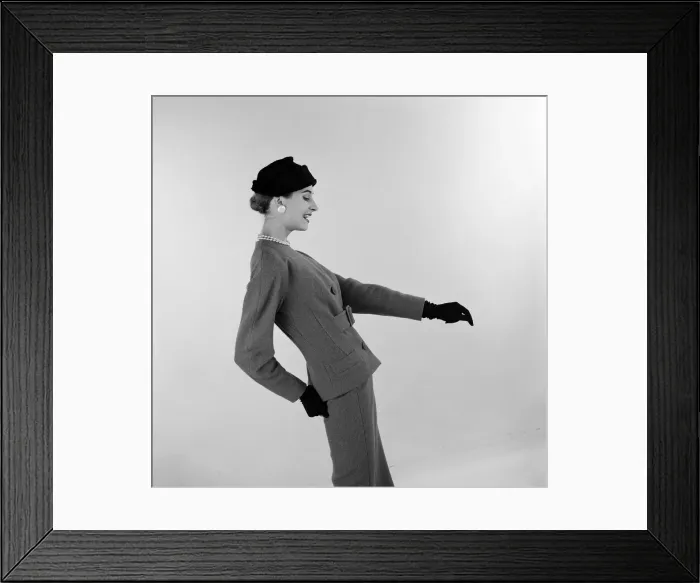 Framed Print : Fashion shoot for Womans Sunday Mirror. September 1955 Framed Print : Fashion shoot for Womans Sunday Mirror. September 1955