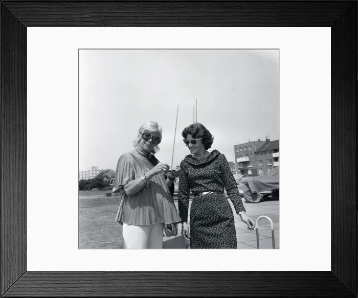Framed Print : Dorothy Squires July 1973 Port Talbo Framed Print : Dorothy Squires July 1973 Port Talbo
