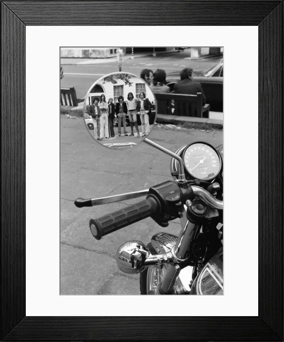 Framed Print : 10cc Rock Group reform with four new members, joining original members Eric Stewart Framed Print : 10cc Rock Group reform with four new members, joining original members Eric Stewart