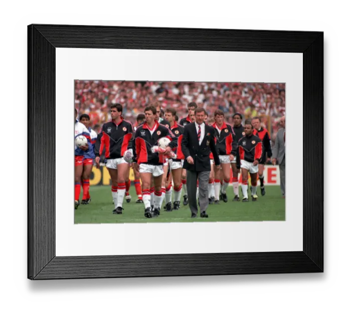 Framed Print : Sir Alex Ferguson leads Manchester United on to the pitch - FA Cup against Crystal Palace Framed Print : Sir Alex Ferguson leads Manchester United on to the pitch - FA Cup against Crystal Palace