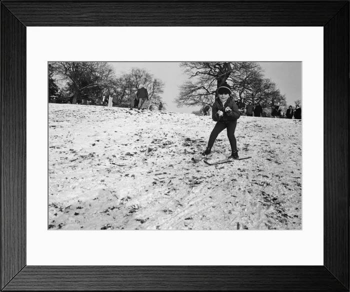 Framed Print : Snow scenes on Richmond Hill and Park. Pictured, skiing in Richmond Park Framed Print : Snow scenes on Richmond Hill and Park. Pictured, skiing in Richmond Park