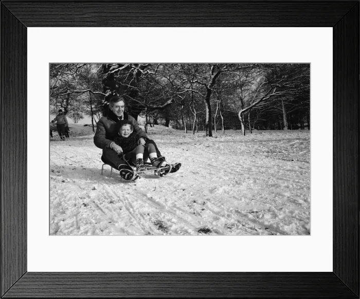 Framed Print : Snow scenes on Richmond Hill and Park. 26th December 1970