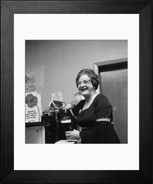 Framed Print : South Bank landlady of Cleveland retires. 1976 Framed Print : South Bank landlady of Cleveland retires. 1976