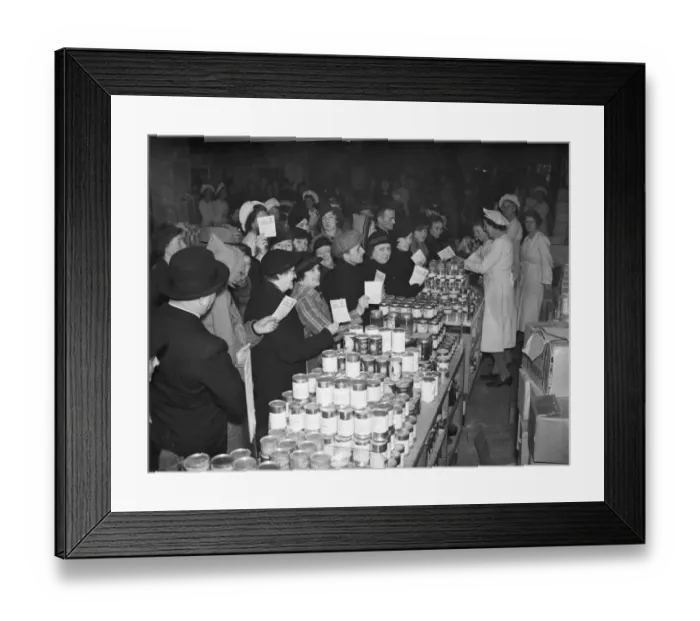 Framed Print : The points'rationing for canned foods started to-day. 1st December 1941