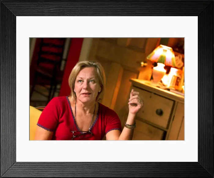 Framed Print : Author Sue Townsend in her house in Leicester - July 1999 Framed Print : Author Sue Townsend in her house in Leicester - July 1999