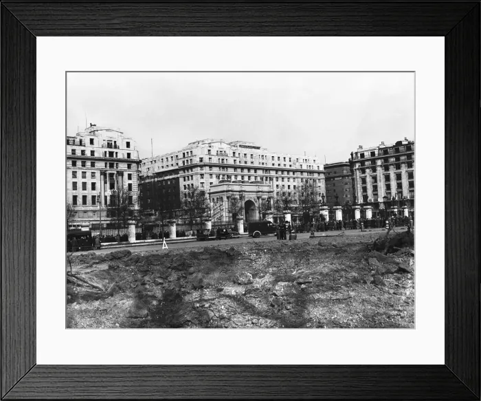 Framed Print : V2 explosion at the North East end of Hyde Park close to Marble Arch Framed Print : V2 explosion at the North East end of Hyde Park close to Marble Arch