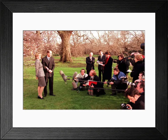 Framed Print : SOPHIE RHYS-JONES AND PRINCE EDWARD - ENGAGEMENT - 06 / 01 / 1999 Framed Print : SOPHIE RHYS-JONES AND PRINCE EDWARD - ENGAGEMENT - 06 / 01 / 1999