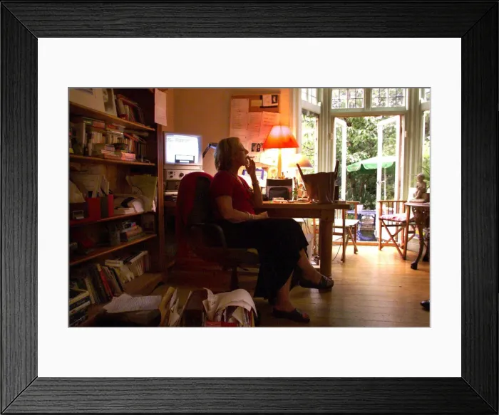 Framed Print : Author Sue Townsend in her house in Leicester - July 1999 Framed Print : Author Sue Townsend in her house in Leicester - July 1999
