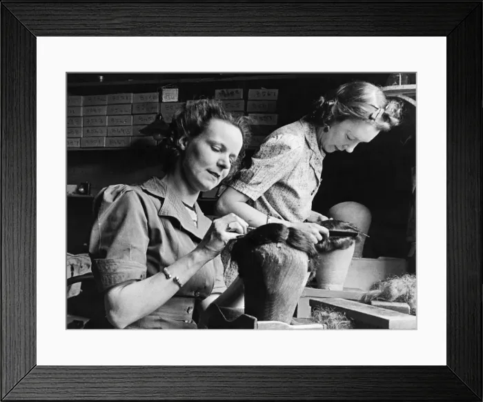 Framed Print : Miss Gladys Harrison and Mrs. Winterburn in their studio near Oxford Street Framed Print : Miss Gladys Harrison and Mrs. Winterburn in their studio near Oxford Street