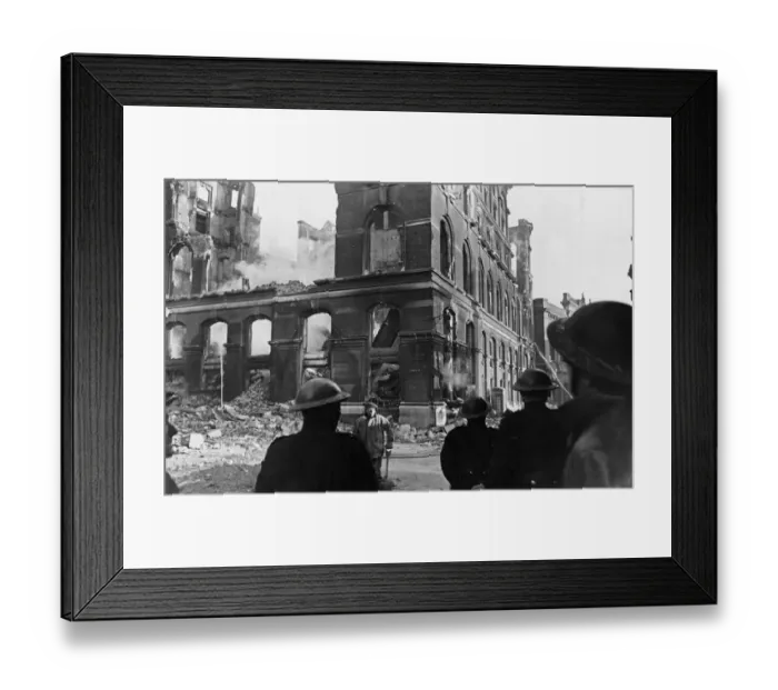 Framed Print : German air raid on the city of London during the Second World War