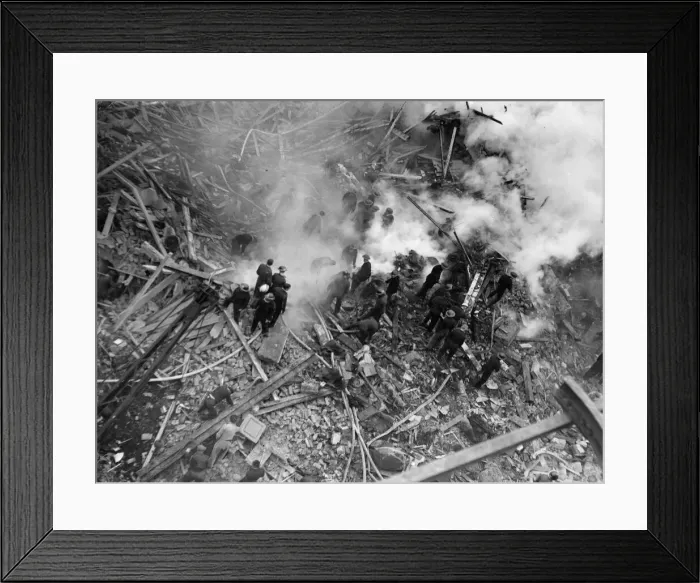 Framed Print : V2 rocket incident at Middlesex Street, Aldgate, showing extent of damage Framed Print : V2 rocket incident at Middlesex Street, Aldgate, showing extent of damage