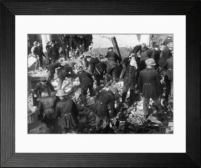 Framed Print : Bomb damage at Invicta Road, East Greenwich, London during the Second World War Framed Print : Bomb damage at Invicta Road, East Greenwich, London during the Second World War