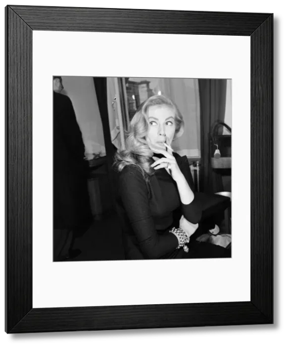 Framed Print : Swedish actress, Anita Ekberg, pictured in her hotel room at The Savoy, London Framed Print : Swedish actress, Anita Ekberg, pictured in her hotel room at The Savoy, London