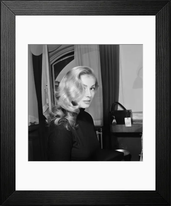 Framed Print : Swedish actress, Anita Ekberg, pictured in her hotel room at The Savoy, London Framed Print : Swedish actress, Anita Ekberg, pictured in her hotel room at The Savoy, London