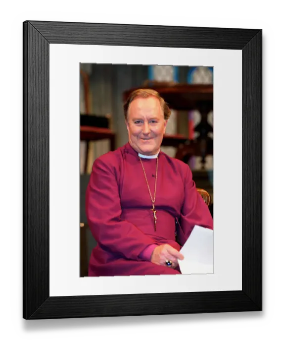 Framed Print : ROBERT HARDY PERFORMING IN THE PLAY BODY AND SOUL 1992 Framed Print : ROBERT HARDY PERFORMING IN THE PLAY BODY AND SOUL 1992