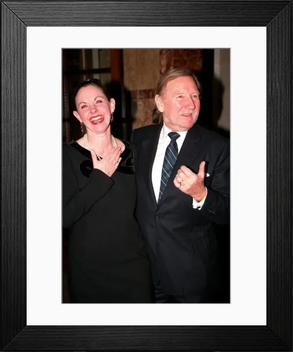 Framed Print : LESLIE PHILIPS AND HIS WIFE ANGELA AT THE 40TH ANNIVERSARY OF THE MOUSETRAP - 1992 Framed Print : LESLIE PHILIPS AND HIS WIFE ANGELA AT THE 40TH ANNIVERSARY OF THE MOUSETRAP - 1992