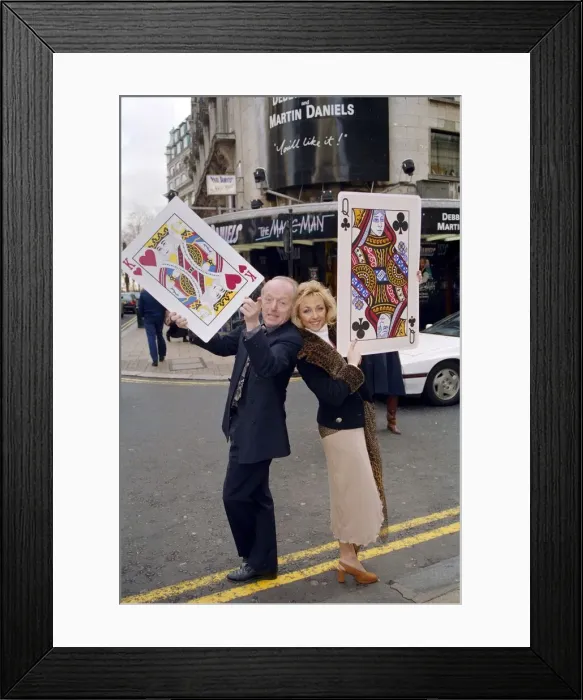 Framed Print : Paul Daniels and Debbie McGee at press call - February 1994 Framed Print : Paul Daniels and Debbie McGee at press call - February 1994