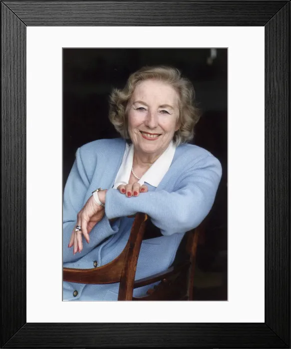 Framed Print : Dame Vera Lynn 29 / 04 / 1994 Framed Print : Dame Vera Lynn 29 / 04 / 1994