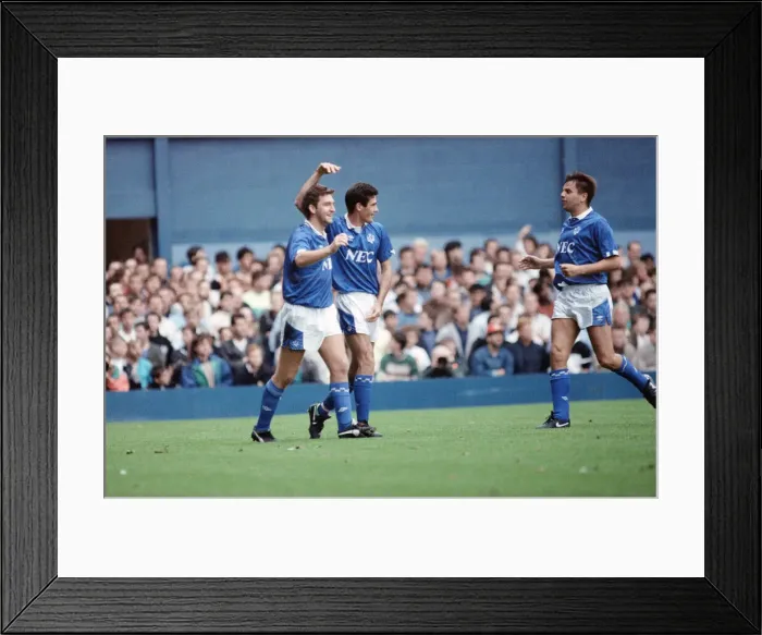 Framed Print : English League Division One match at Goodison Park. Everton 3 v Manchester United 2 Framed Print : English League Division One match at Goodison Park. Everton 3 v Manchester United 2