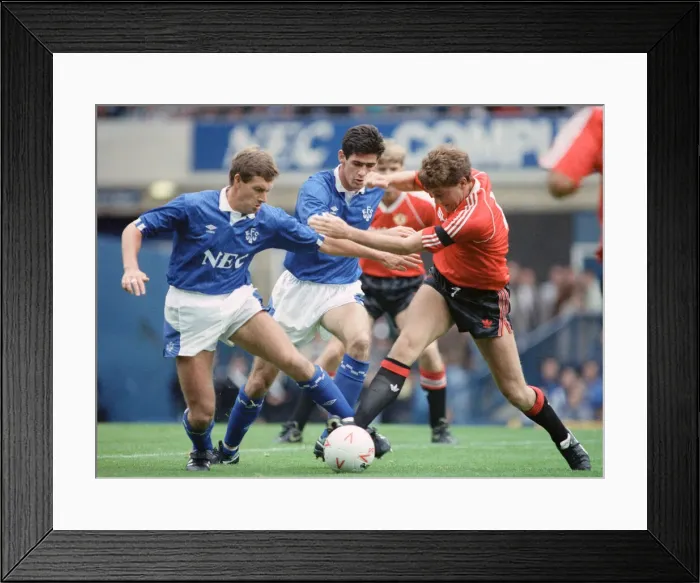Framed Print : English League Division One match at Goodison Park. Everton 3 v Manchester United 2 Framed Print : English League Division One match at Goodison Park. Everton 3 v Manchester United 2