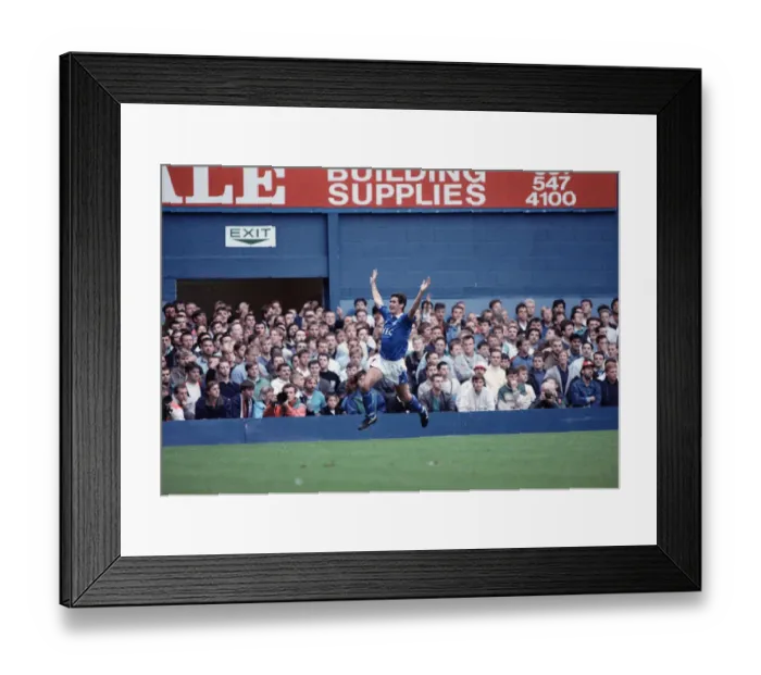 Framed Print : English League Division One match at Goodison Park. Everton 3 v Manchester United 2 Framed Print : English League Division One match at Goodison Park. Everton 3 v Manchester United 2