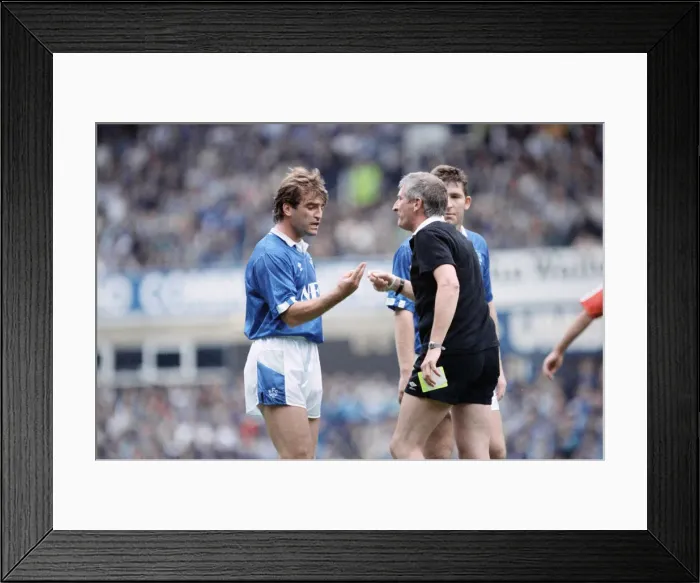 Framed Print : English League Division One match at Goodison Park. Everton 3 v Manchester United 2 Framed Print : English League Division One match at Goodison Park. Everton 3 v Manchester United 2