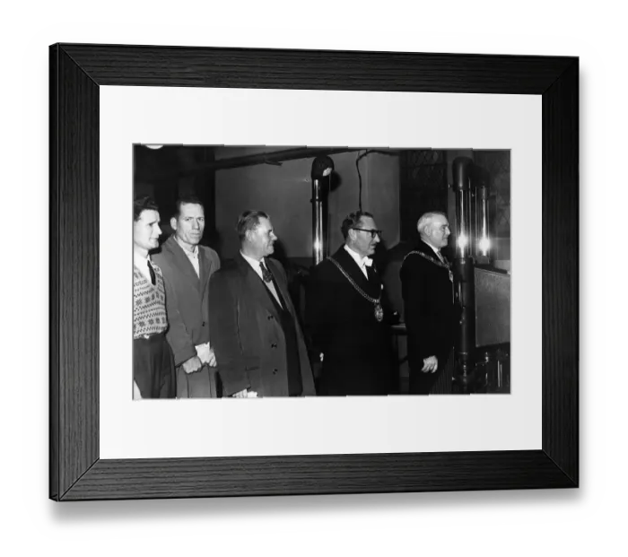 Framed Print : The mass X-ray campaign for tuberculosis, Liverpool. Pictured