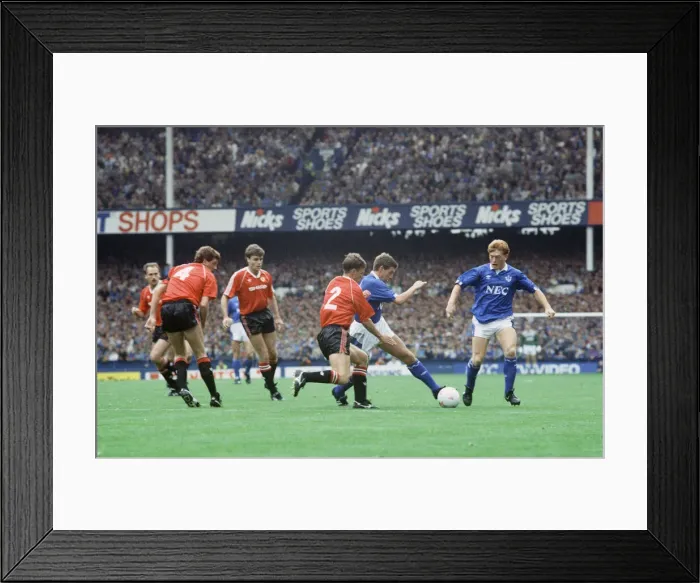 Framed Print : English League Division One match at Goodison Park. Everton 3 v Manchester United 2 Framed Print : English League Division One match at Goodison Park. Everton 3 v Manchester United 2