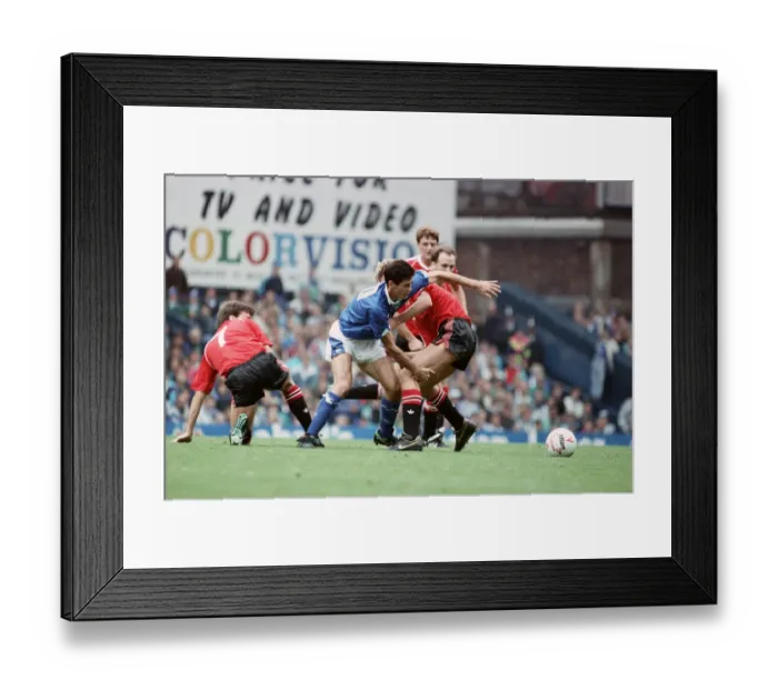 Framed Print : English League Division One match at Goodison Park. Everton 3 v Manchester United 2 Framed Print : English League Division One match at Goodison Park. Everton 3 v Manchester United 2