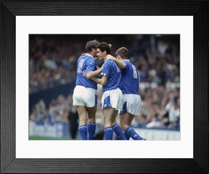 Framed Print : English League Division One match at Goodison Park. Everton 3 v Manchester United 2 Framed Print : English League Division One match at Goodison Park. Everton 3 v Manchester United 2