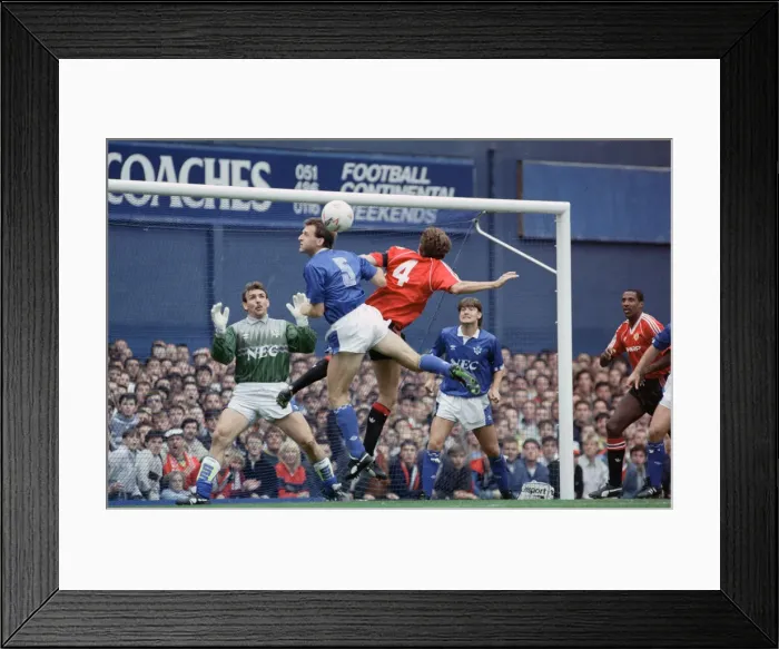 Framed Print : English League Division One match at Goodison Park. Everton 3 v Manchester United 2