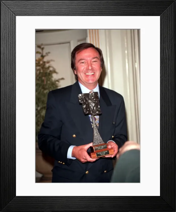 Framed Print : DES O CONNOR AT RADIO INDUSTRIES CLUB CELEBRITY AWARDS(HEADSHOT Framed Print : DES O CONNOR AT RADIO INDUSTRIES CLUB CELEBRITY AWARDS(HEADSHOT