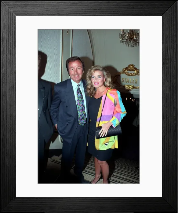 Framed Print : DES O CONNOR AND JODIE WILSON - 91 / 8374 ----- DES O Framed Print : DES O CONNOR AND JODIE WILSON - 91 / 8374 ----- DES O