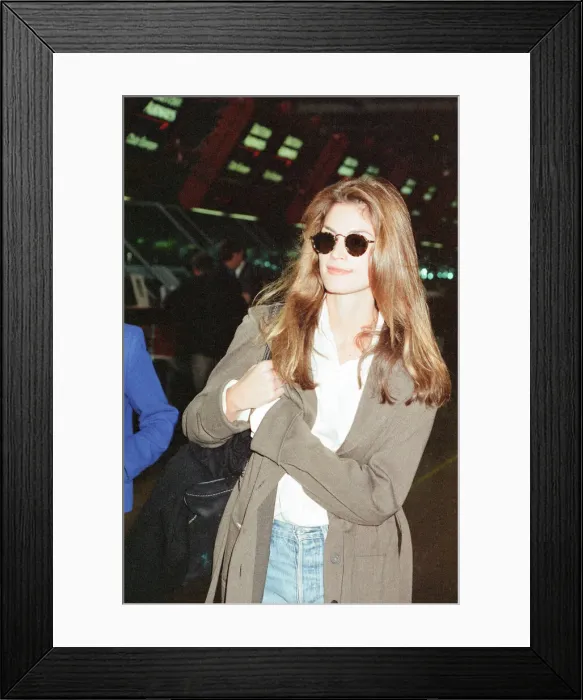 Framed Print : Cindy Crawford, American Model, at London Heathrow Airport, returning to the US