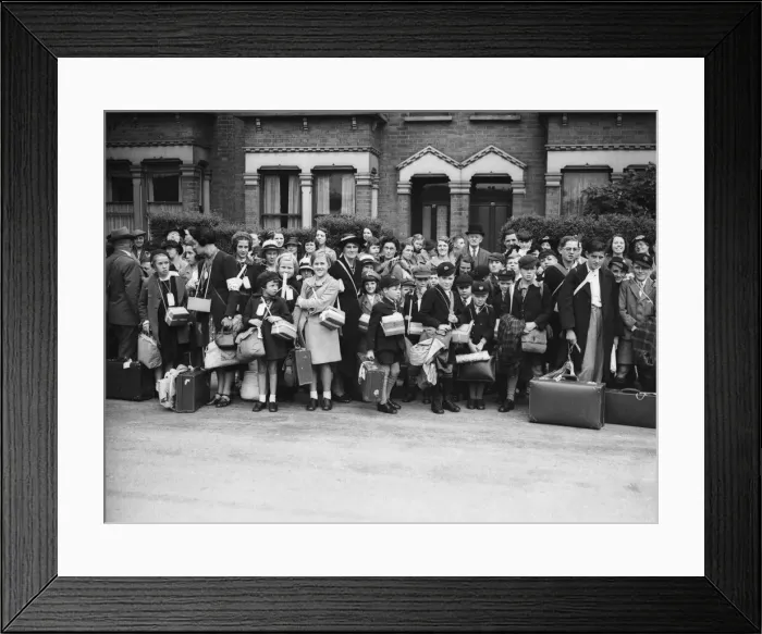 Framed Print : East End schoolchildren wait for evacuation to the country. 2nd September 1939