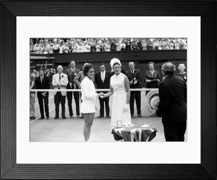Framed Print : 1971 Wimbledon Ladies Singles Final. Princess Alexandra presents Champion Evonne Framed Print : 1971 Wimbledon Ladies Singles Final. Princess Alexandra presents Champion Evonne