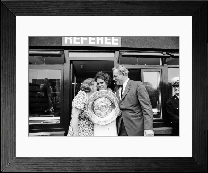 Framed Print : 1971 Wimbledon Ladies Singles Final. Champion Evonne Goolagong with her trainer Vic