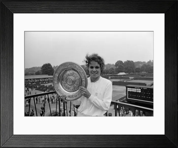 Framed Print : 1971 Wimbledon Ladies Singles Final. Evonne Goolagong with her winners trophy