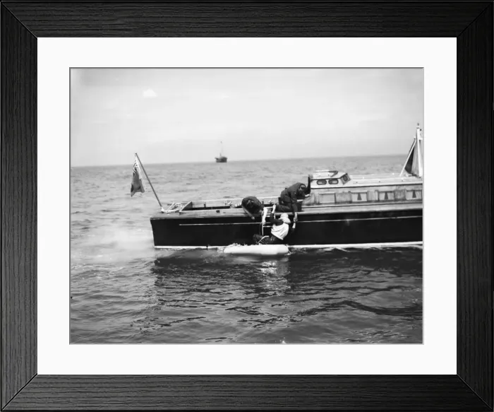 Framed Print : Training exercise for the Air Sea Rescue in the Solent. RAF Marine section Air Sea Rescue Framed Print : Training exercise for the Air Sea Rescue in the Solent. RAF Marine section Air Sea Rescue