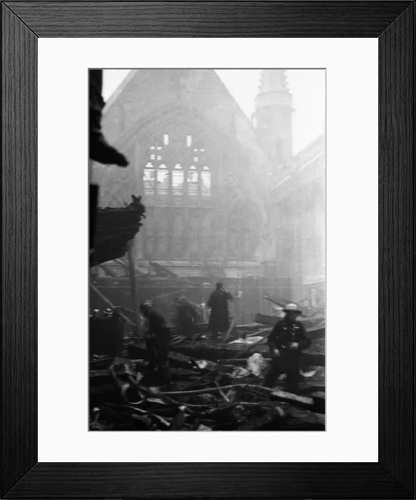 Framed Print : Salvage workers pick through the burnt out remains of London Framed Print : Salvage workers pick through the burnt out remains of London