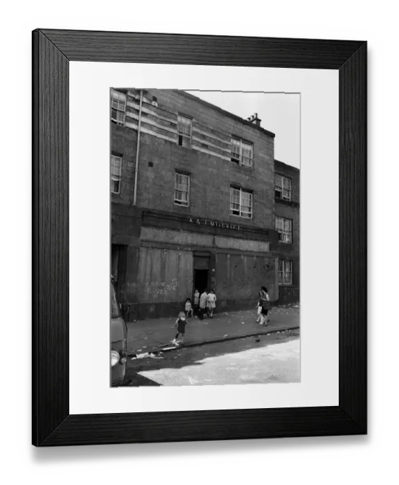 Framed Print : Children playing in the Blackhill area of Glasgow, Scotland. 22nd July 1971