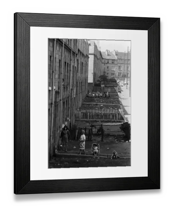 Framed Print : Blackhill area of Glasgow, Scotland. 22nd July 1971