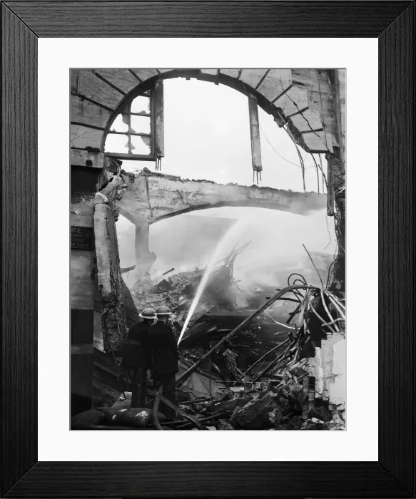 Framed Print : Bomb damage to Newcastle and Tyneside following a series of air raids in 1941