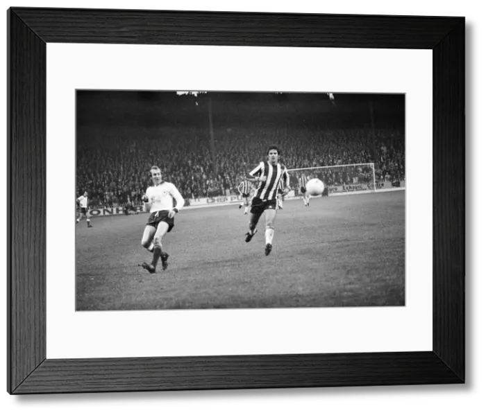 Framed Print : Sheffield United 1-2, League Division One match action at Bramall Lane