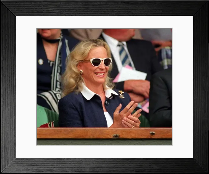 Framed Print : PRINCESS MICHAEL WATCHES HUBER V SHRIVER 15 / 06 / 1996 Framed Print : PRINCESS MICHAEL WATCHES HUBER V SHRIVER 15 / 06 / 1996