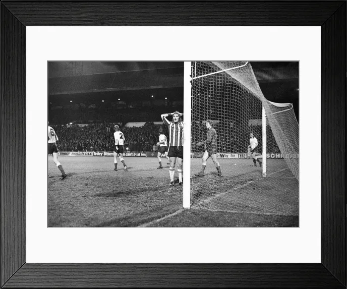 Framed Print : Sheffield United 1-2, League Division One match action at Bramall Lane