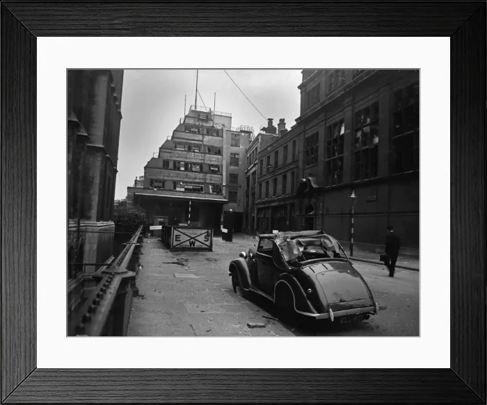 Framed Print : Damage to Fetter Lane, London following a V1 explosion in the capital