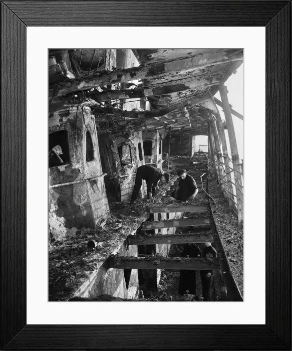 Framed Print : The MV Domala seen here beached between Hurst Castle and The Needles in the Solent on 6